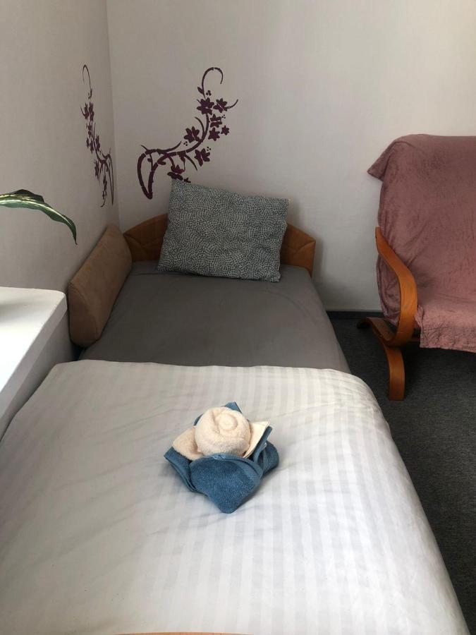 Comfortable 3 Bedroom Rental Unit With A Cozy Balcony In Center Варшава Экстерьер фото