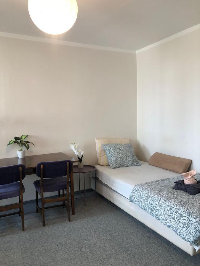 Comfortable 3 Bedroom Rental Unit With A Cozy Balcony In Center Варшава Экстерьер фото